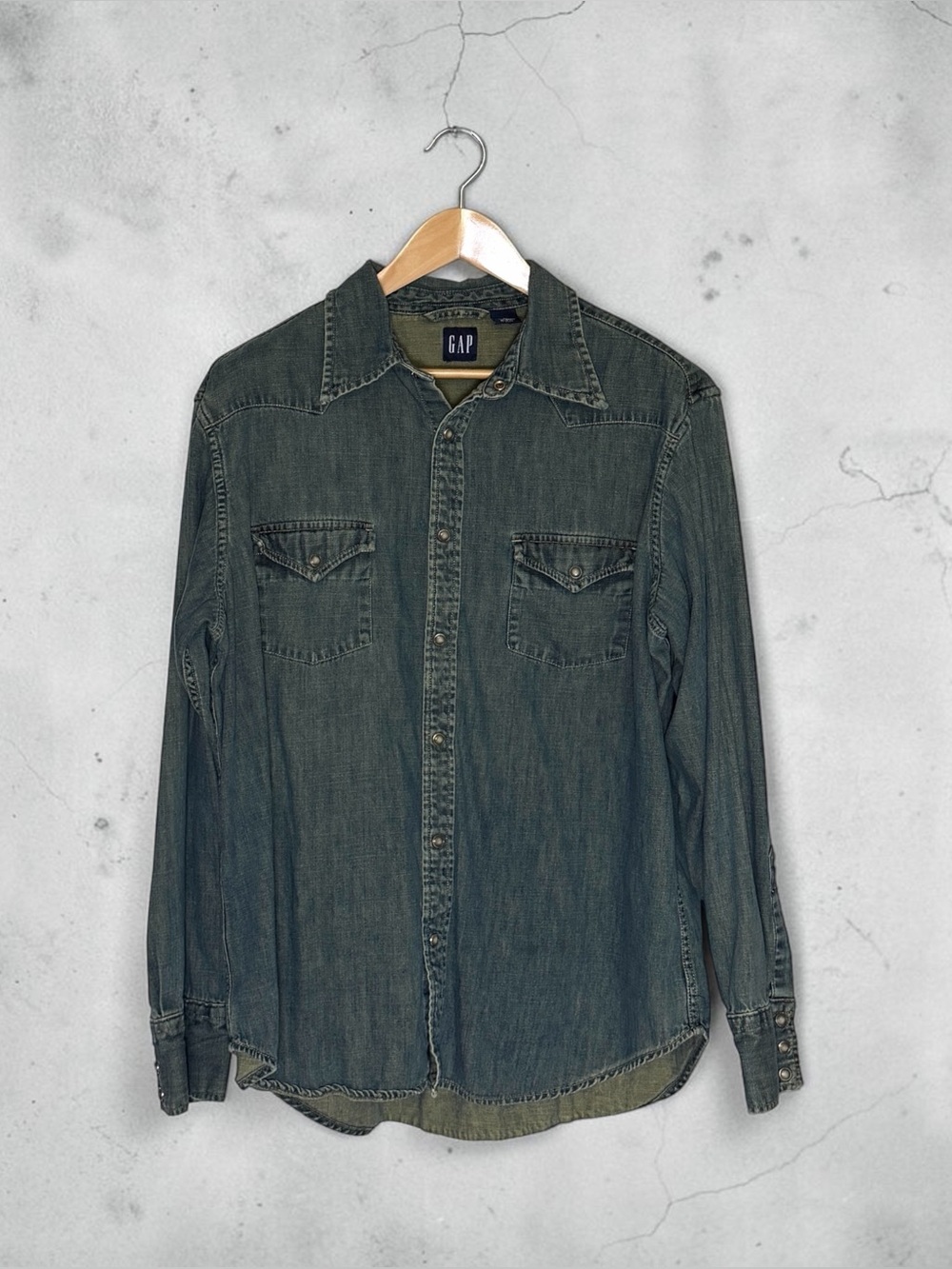 Y2K Gap Women Vintage Denim Western Pearl Snap Shirt, Dark Wash, Long Sleeve X